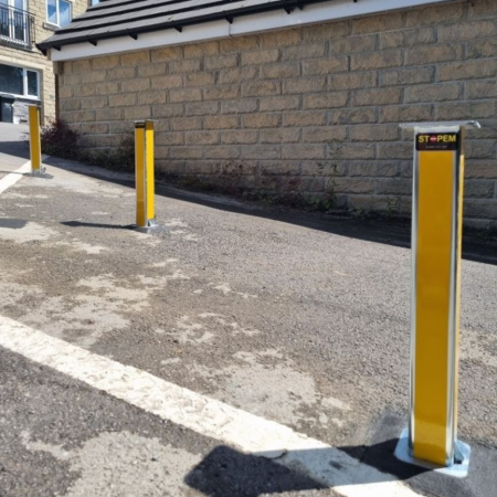 SB12 Heavy Duty High-Visibility Telescopic Bollard (550mm)