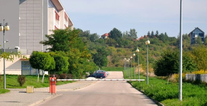 hotel barrier