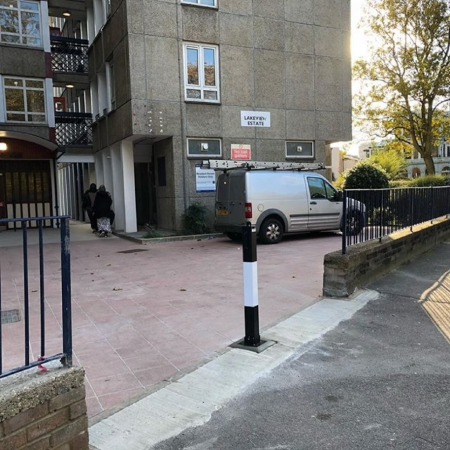 SB25 Heavy Duty Fold Down Bollard (1000mm)