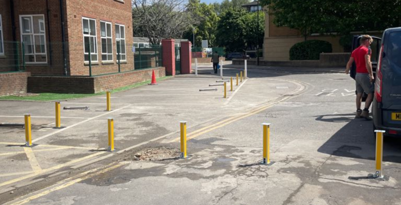 heavy duty bollards outside of building