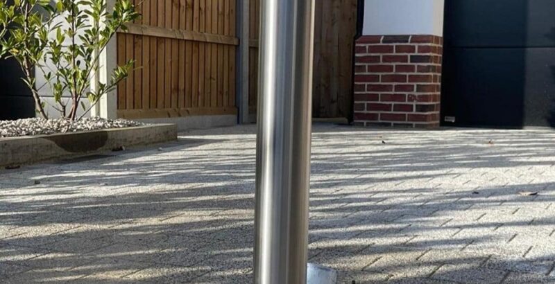 what to know before choosing driveway bollards